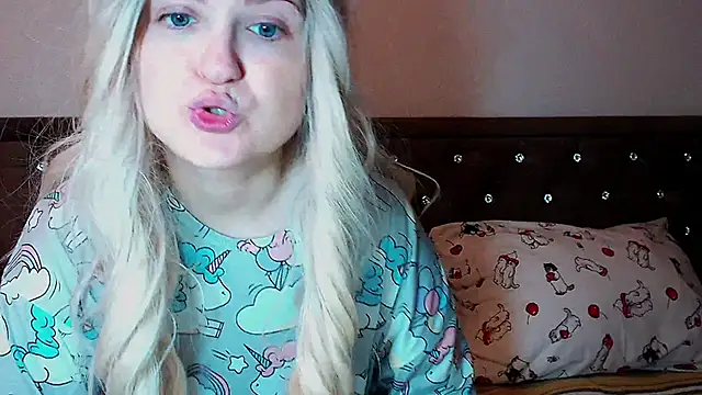 Sara4uu online show from 9, 9, 2025