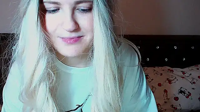 Sara4uu online show from 7, 10, 2025