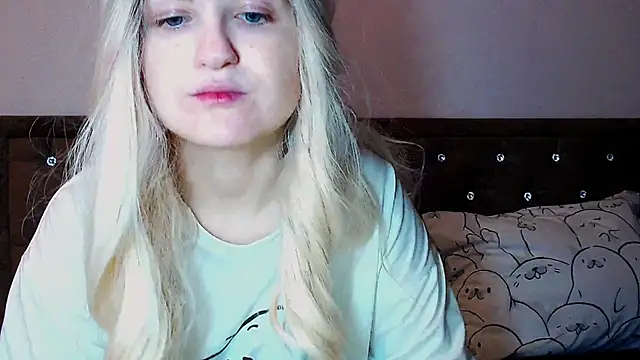 Sara4uu online show from 9, 11, 2025