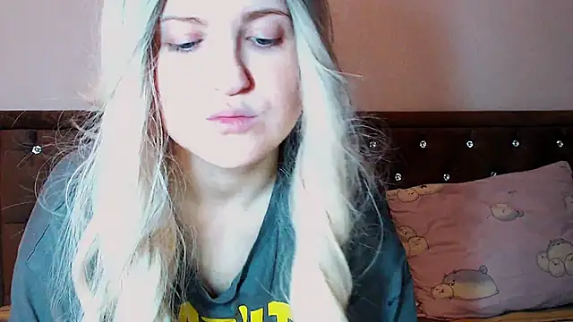 Sara4uu online show from 25, 9, 2025