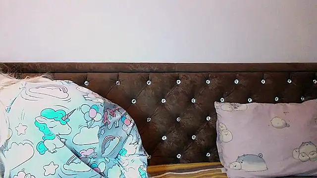 Sara4uu online show from 23, 9, 2025