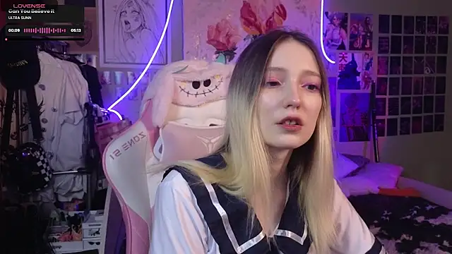 Evie Ro online show from 11, 3, 2025