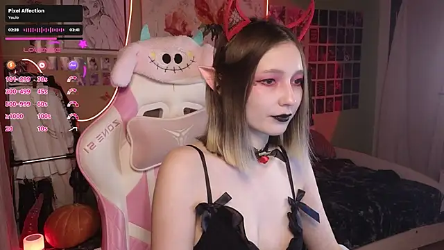 Evie Ro online show from 28, 10, 2025