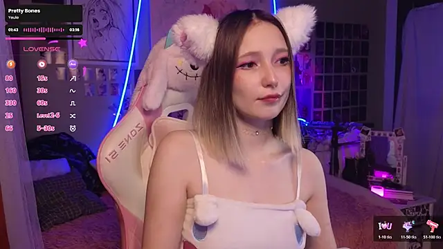 Evie Ro online show from 8, 11, 2025