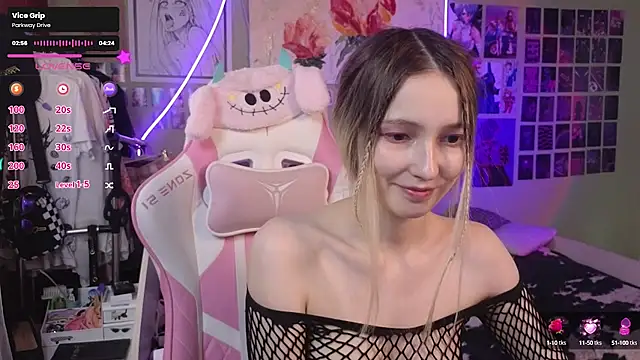 Evie Ro online show from 3, 3, 2025