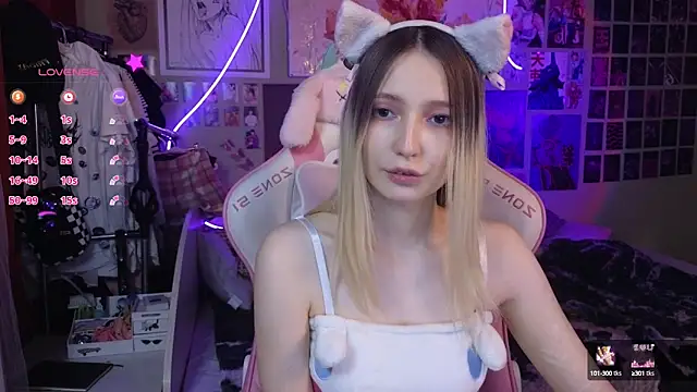 Evie Ro online show from 1, 3, 2025