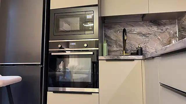 mommy nadin online show from 4, 10, 2025