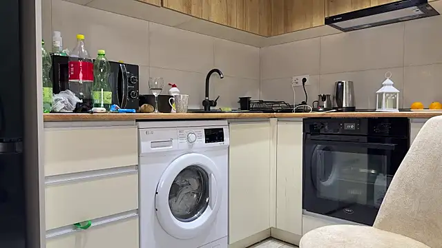 Snapshot of mommy_nadin chatting on 6, 2, 2026 mommy nadin online show from 6, 2, 2026