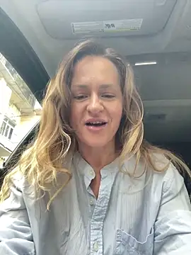 mommy nadin online show from 5, 3, 2026