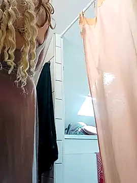 JOHANNA9MOI02 online show from 8, 10, 2025