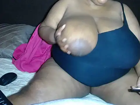 CandyBoobsXx online show from 14, 5, 2026