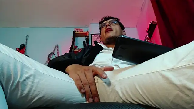 dom2travelersss online show from 4, 4, 2026