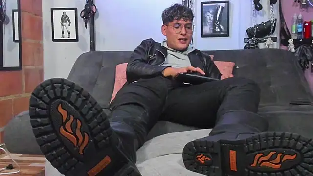 dom2travelersss online show from 16, 2, 2025