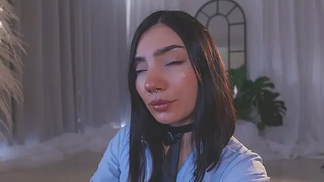 AmyArmstrong online show from 22, 11, 2025