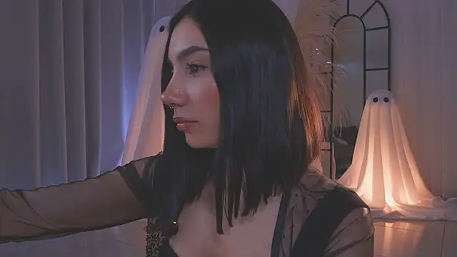 AmyArmstrong online show from 27, 10, 2025