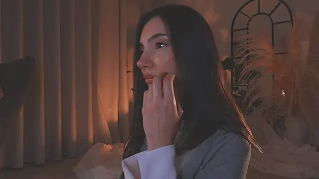 AmyArmstrong online show from 29, 9, 2025