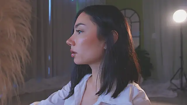 AmyArmstrong online show from 2, 12, 2025