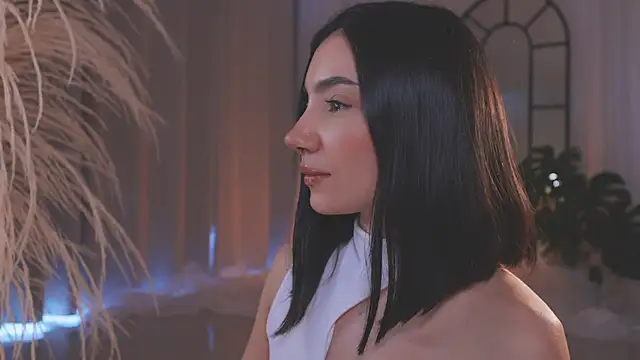 AmyArmstrong online show from 11, 11, 2025