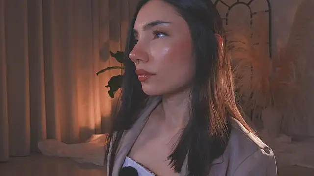 AmyArmstrong online show from 6, 10, 2025