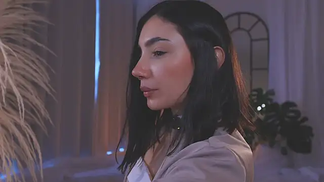 AmyArmstrong online show from 13, 11, 2025