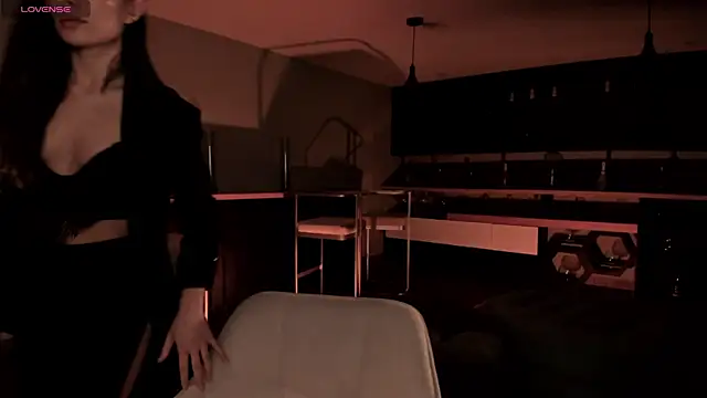 AmyArmstrong online show from 13, 3, 2025