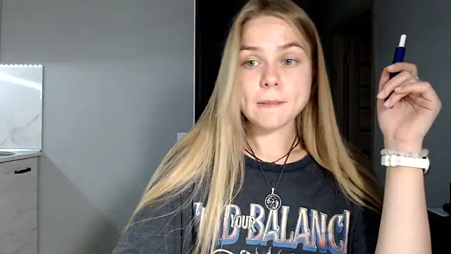 Snapshot of Sunbeam_ chatting on 11, 6, 2026 Sunbeam online show from 11, 6, 2026