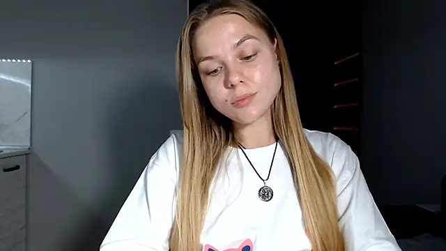 Snapshot of Sunbeam_ chatting on 16, 6, 2026 Sunbeam online show from 16, 6, 2026