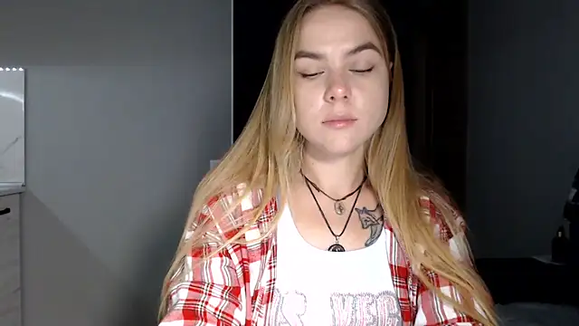 Snapshot of Sunbeam_ chatting on 8, 7, 2026 Sunbeam online show from 8, 7, 2026