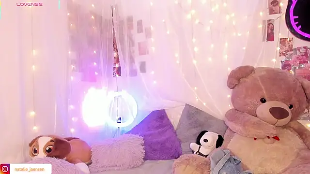 Snapshot of natalie_jaensen chatting on 6, 2, 2026 natalie jaensen online show from 6, 2, 2026