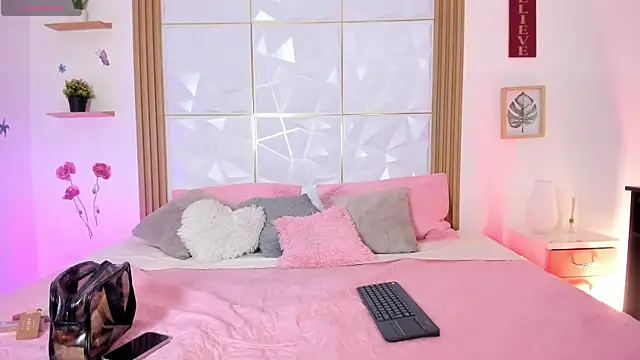 natalie jaensen online show from 19, 4, 2026