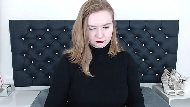 LaraDream online show from 7, 3, 2025