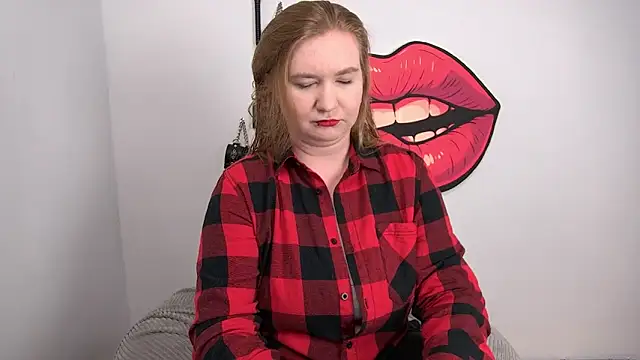 LaraDream online show from 12, 9, 2025