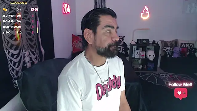 soyelcarlitos  online show from 12, 5, 2026