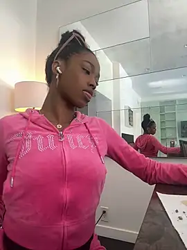 Snapshot of mismialove chatting on 14, 6, 2026 mismialove online show from 14, 6, 2026
