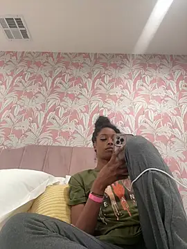 mismialove online show from 12, 5, 2026