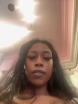 mismialove online show from 11, 10, 2025