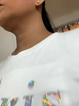 Snapshot of sofia_xxx02 chatting on 27, 10, 2025 sofia xxx02 online show from 27, 10, 2025