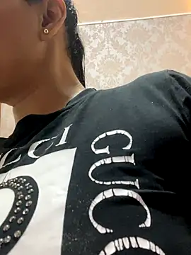 Snapshot of sofia_xxx02 chatting on 21, 11, 2025 sofia xxx02 online show from 21, 11, 2025