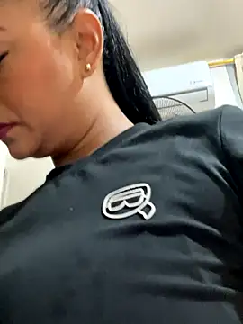 Snapshot of sofia_xxx02 chatting on 12, 11, 2025 sofia xxx02 online show from 12, 11, 2025