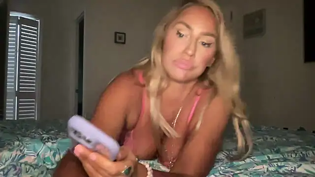 Fitnessbabe69 online show from 25, 9, 2025