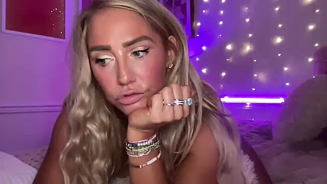 Fitnessbabe69 online show from 22, 7, 2026